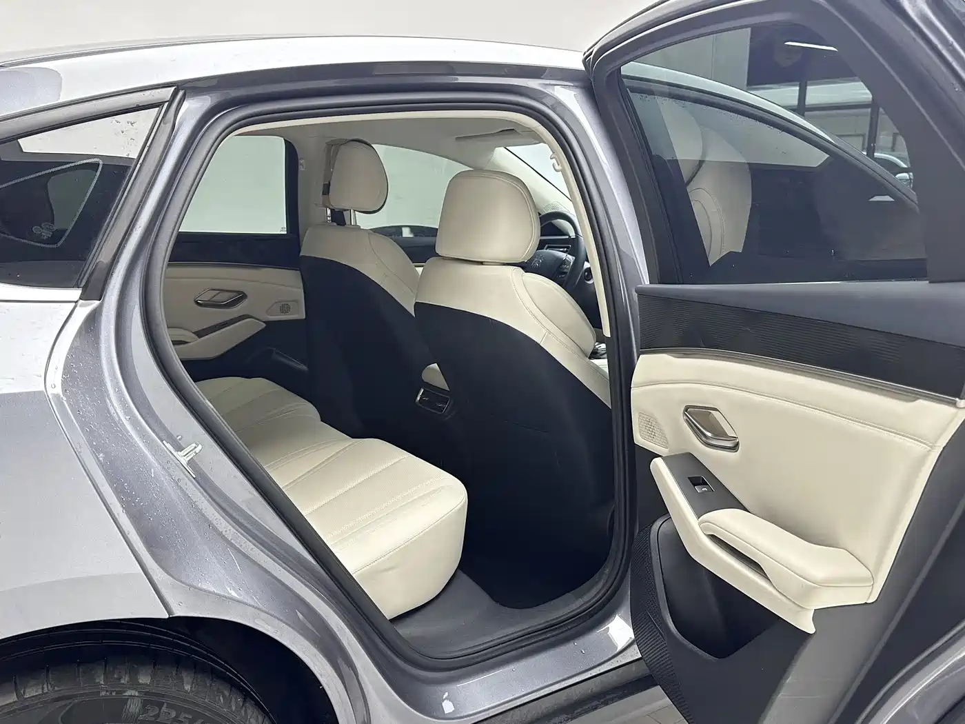 BYD Qin L 2024 2024 DM-i 80KM Leading Edition
