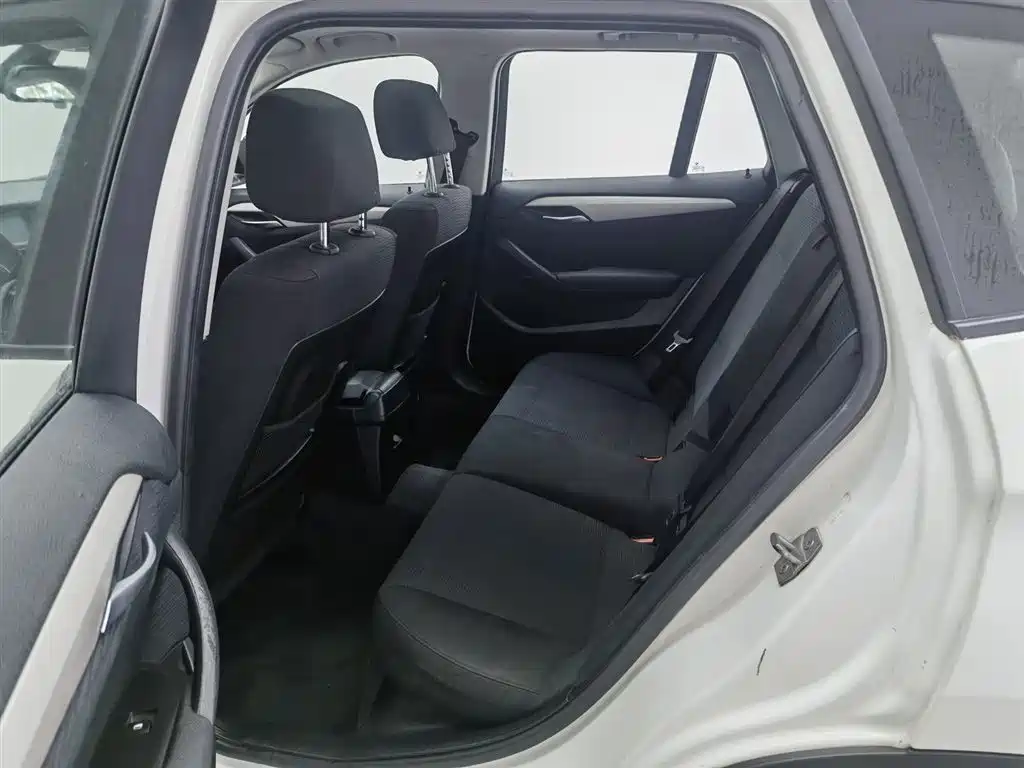 BMW X1 2014 sDrive18i Fashion Edition фото 15