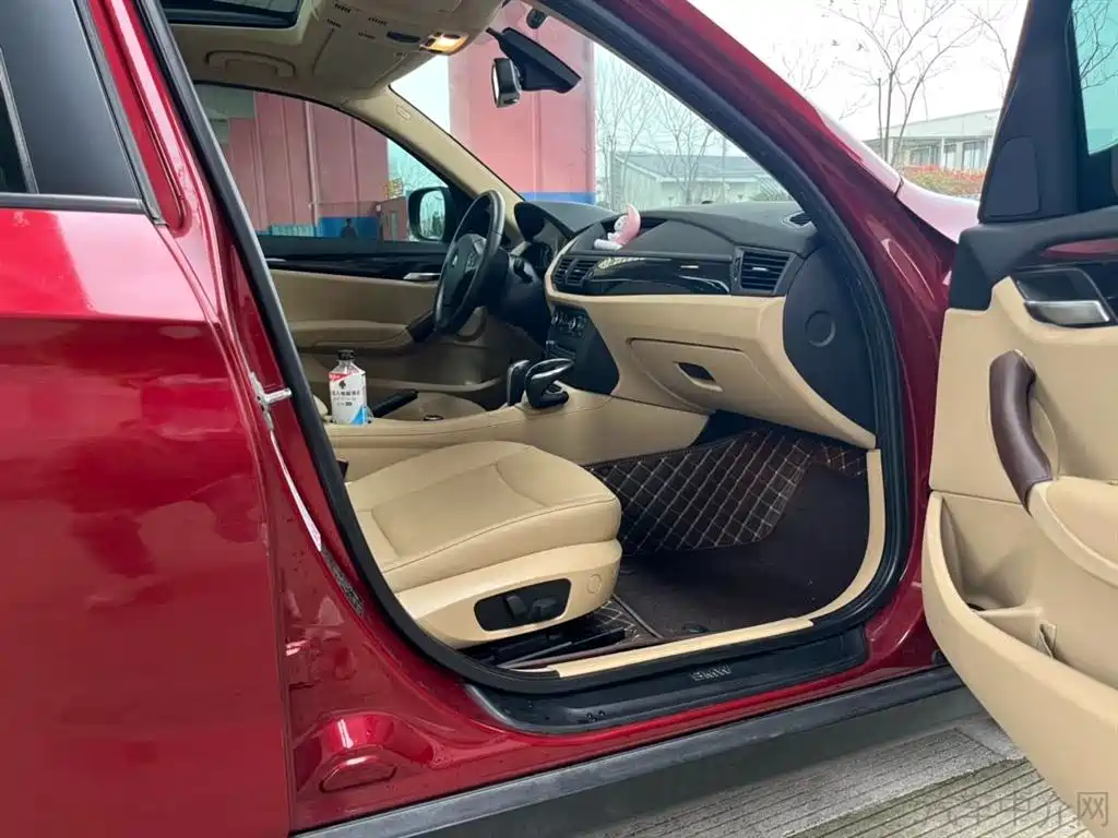 BMW X1 (Import) 2012 sDrive18i Luxury фото 7