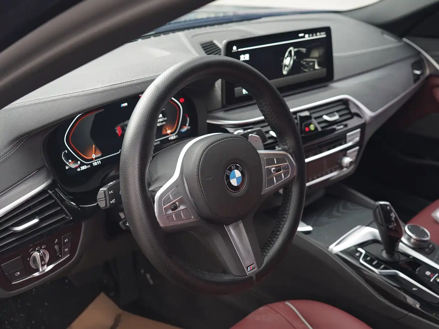 BMW 5 Series 2023 Facelift 530Li Leading M Sport Package фото 18