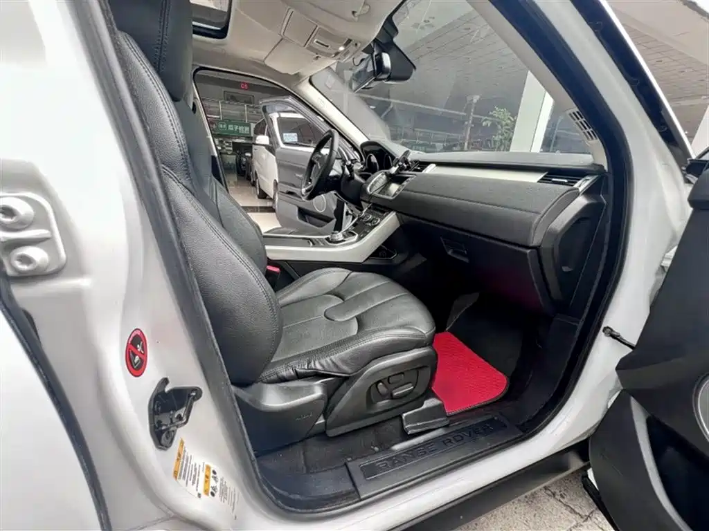 Land Rover Range Rover Evoque (Import) 2014 2.0T 5-door Brilliance Premium фото 15