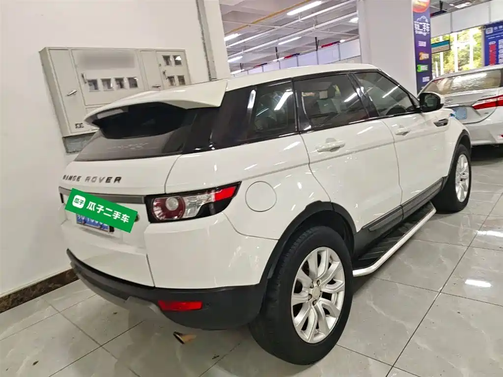 Land Rover Range Rover Evoque 2015 2.0T 5-Door Fashion Edition фото 5