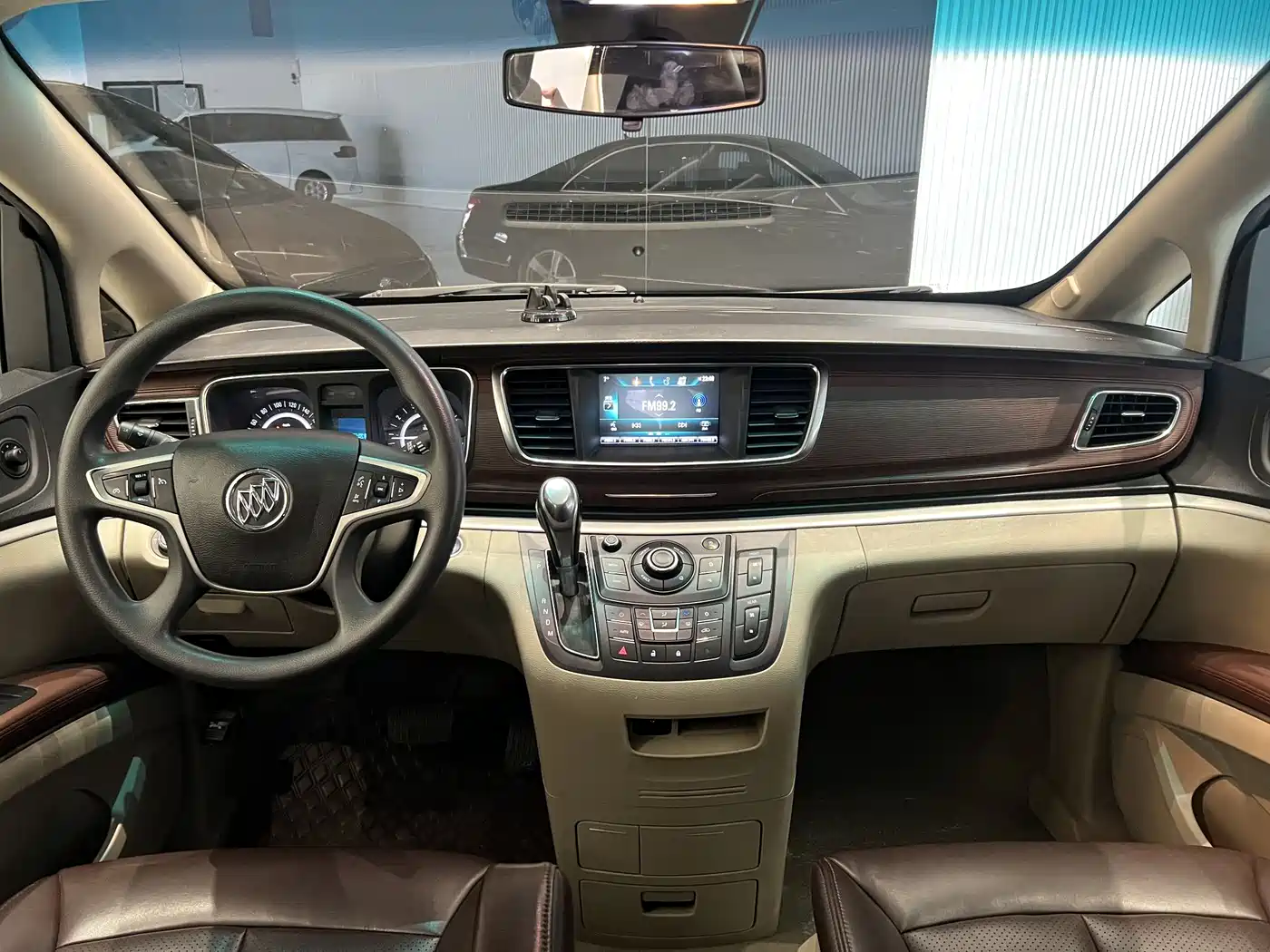 Buick GL8 2018 28T Comfort China VI фото 7