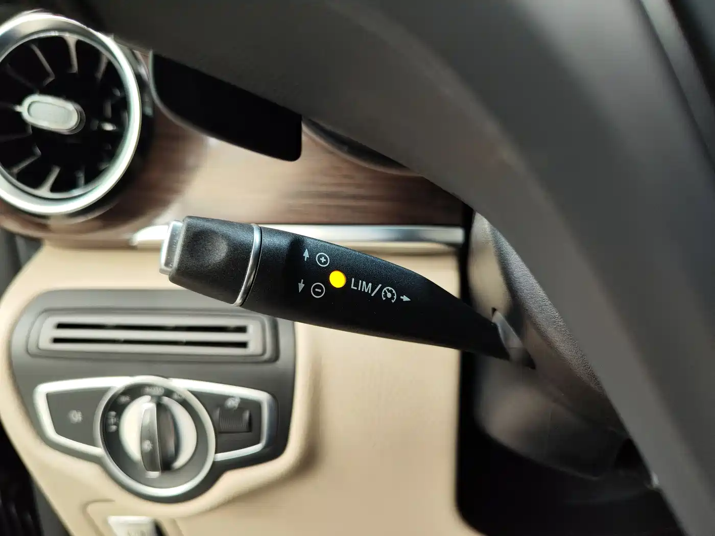 Mercedes-Benz V-Class 2022 V 260 Pilot Edition фото 17