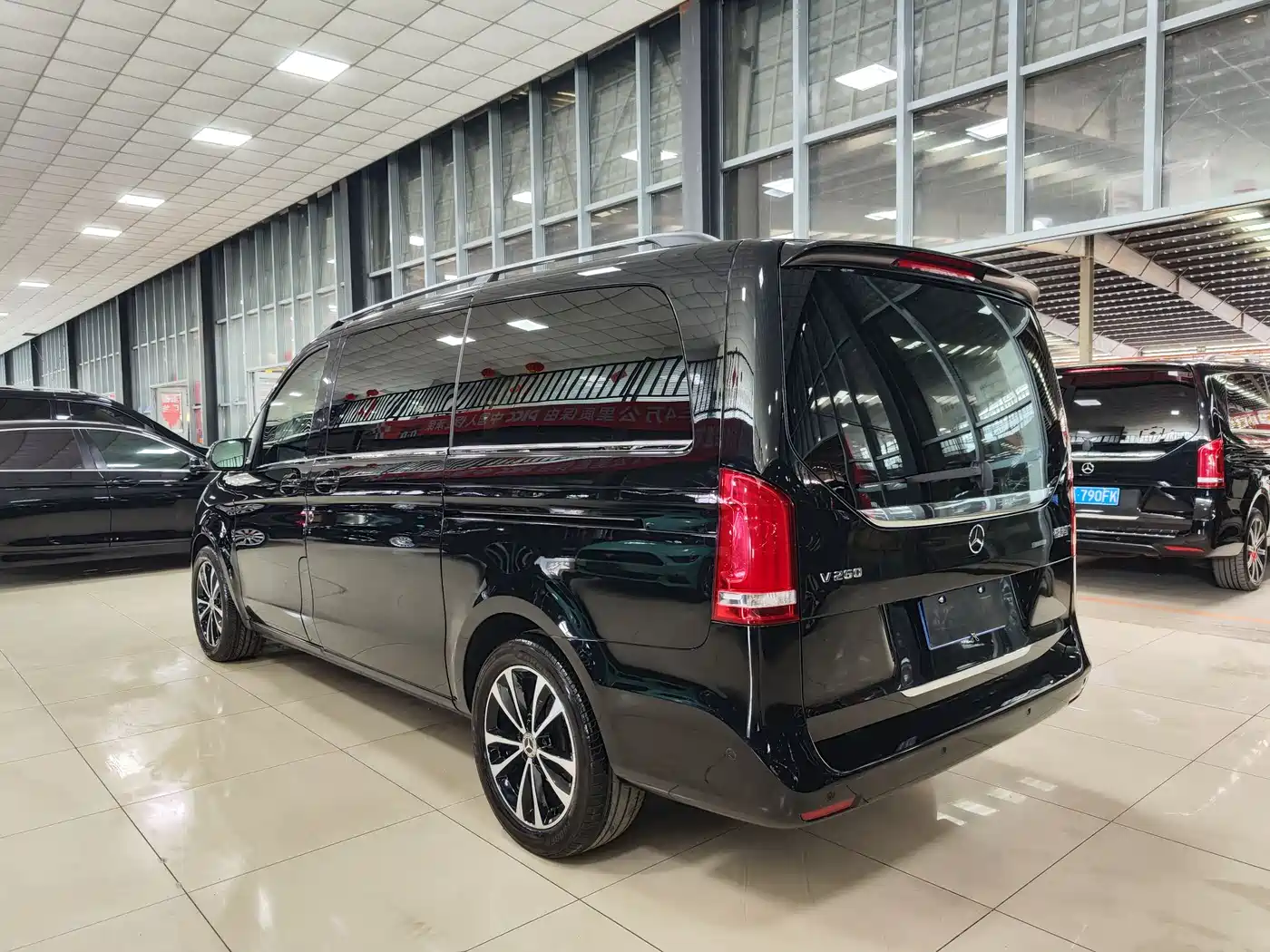Mercedes-Benz V-Class 2022 V 260 Pilot Edition фото 28
