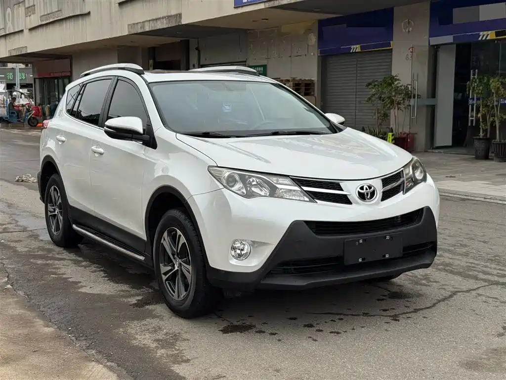 Toyota RAV4 Rongfang 2015 2.0L CVT 2WD Trend Edition фото 3