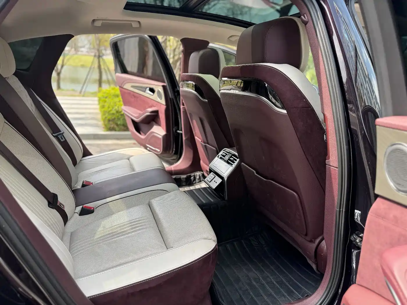 Hongqi H9 2020 2.0T Smart Connection Qi Yue Edition фото 6