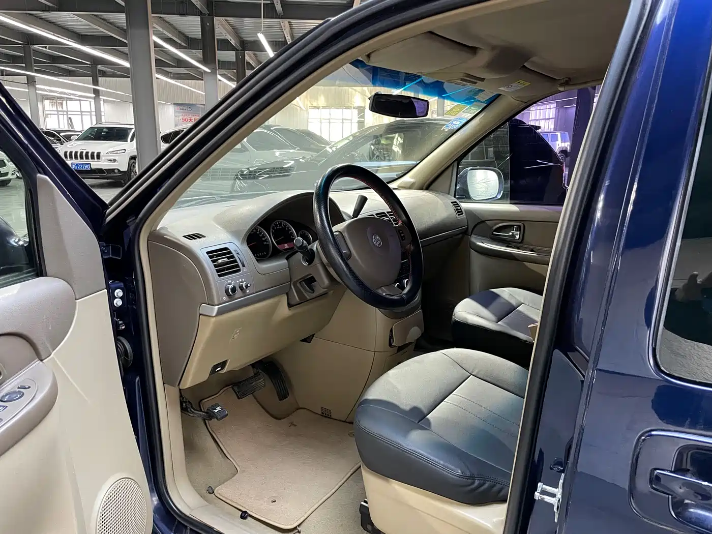 Buick GL8 2014 2.4L Classic Edition фото 5