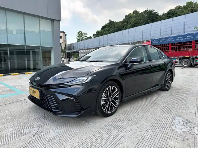 TOYOTA CAMRY 2026