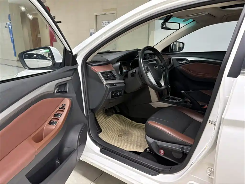 BYD G5 2014 1.5TID Automatic Premium фото 19