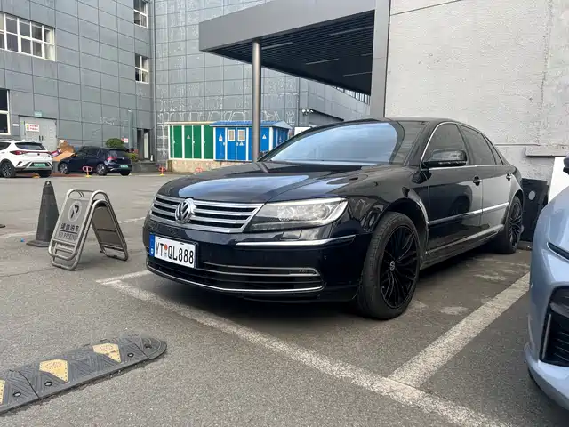 VOLKSWAGEN PHAETON