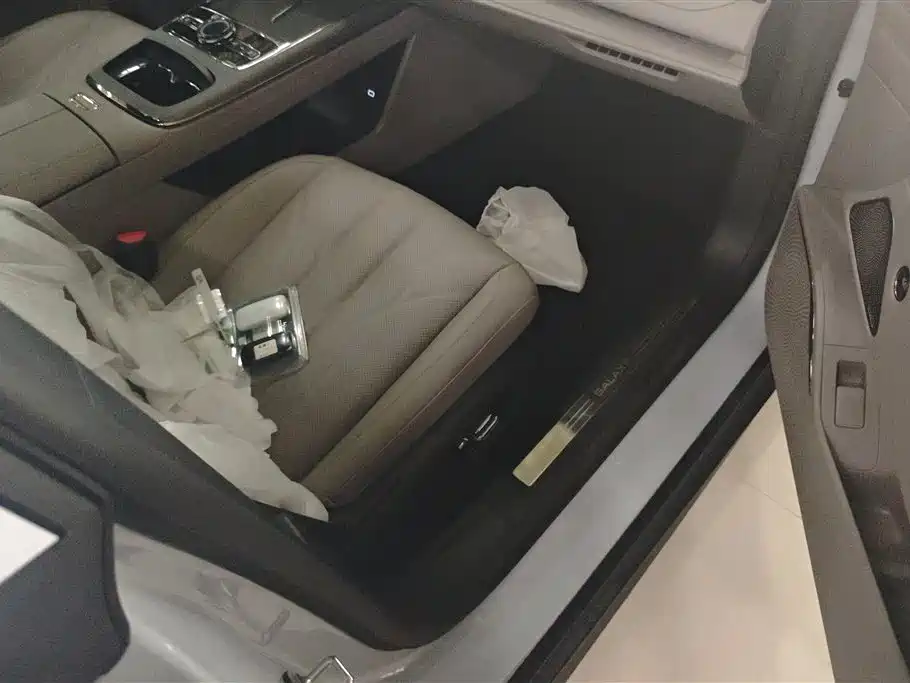 Geely Galaxy Galaxy Xingyao 8 2025 60km EM-i Luxury Edition фото 8