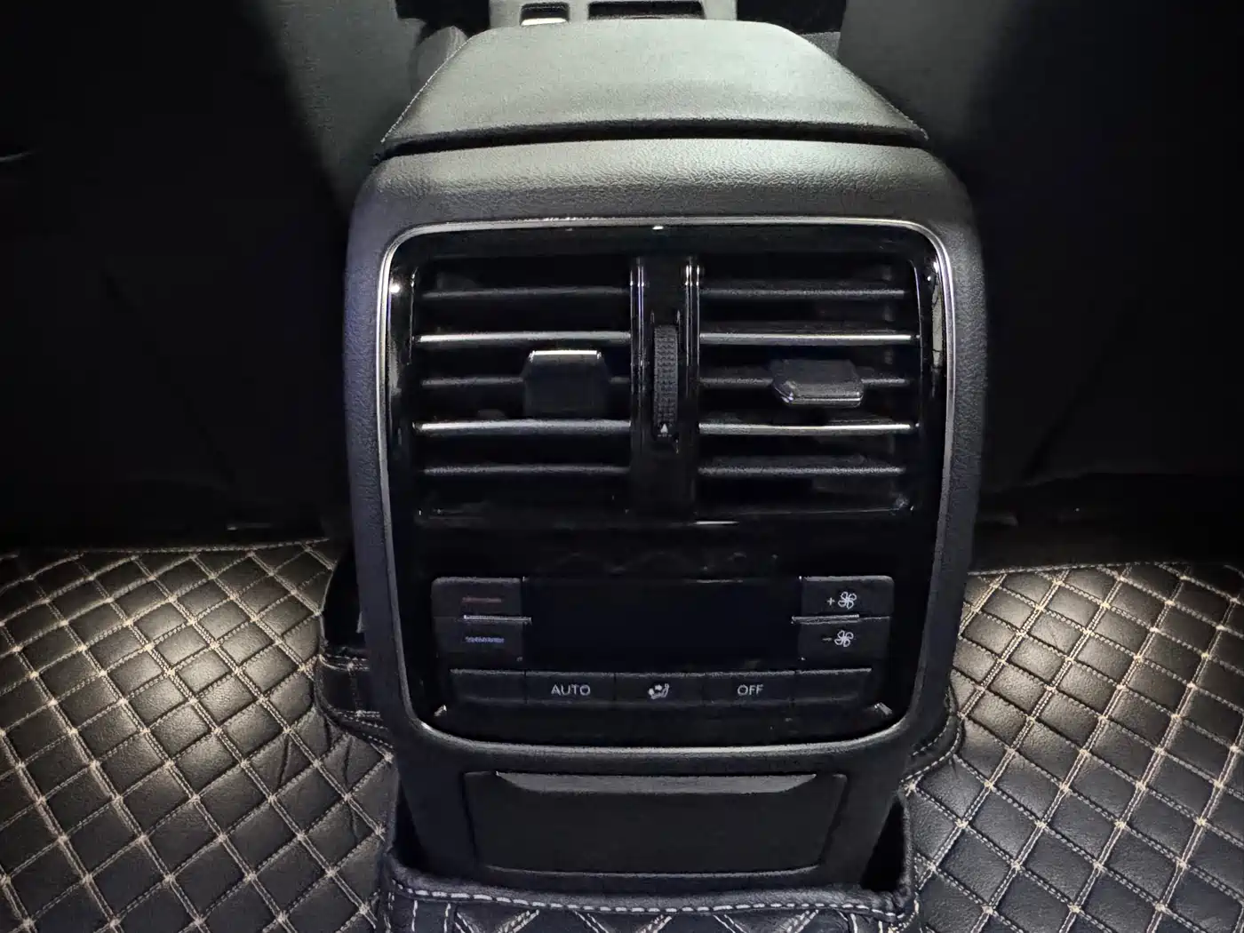 Volkswagen Magotan 2018 330TSI DSG Luxury фото 15