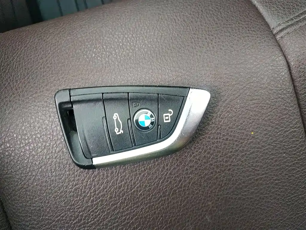 BMW 1 Series 2019 120i Leading M Sport Package фото 17
