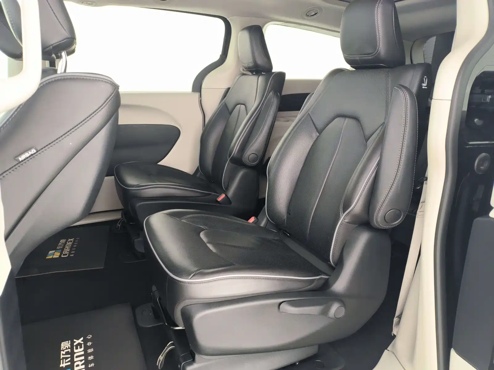 Фото 11 - Chrysler Pacifica PHEV