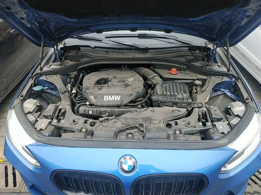 BMW 1 Series 2019 120i Leading M Sport Package фото 16