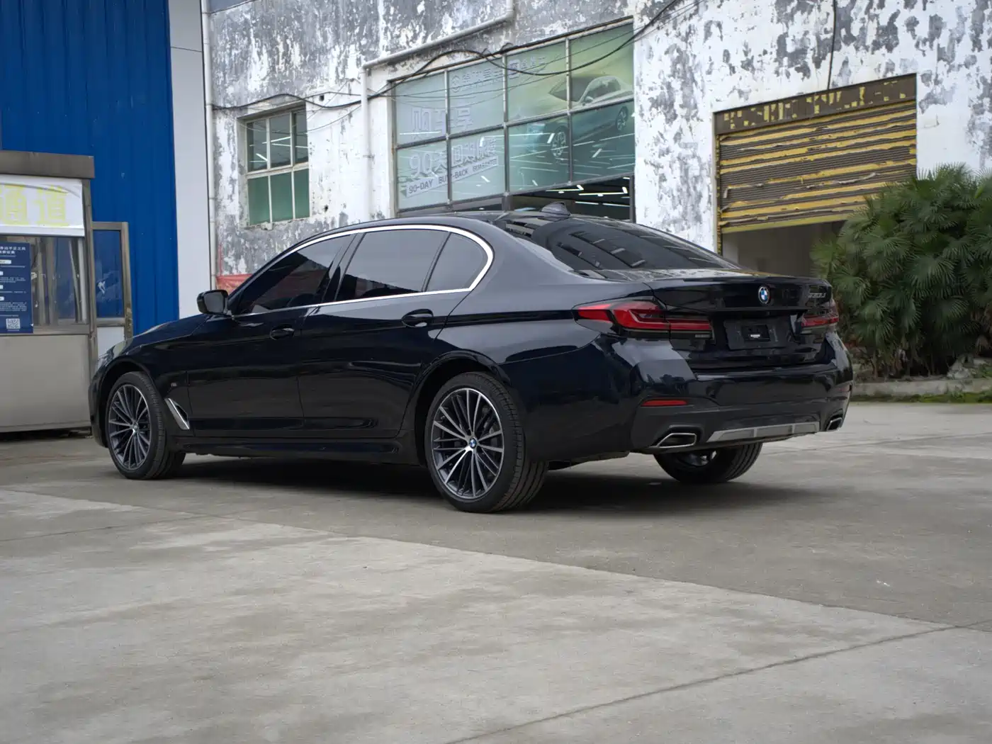 BMW 5 Series 2023 530Li Leading M Sport Package фото 7