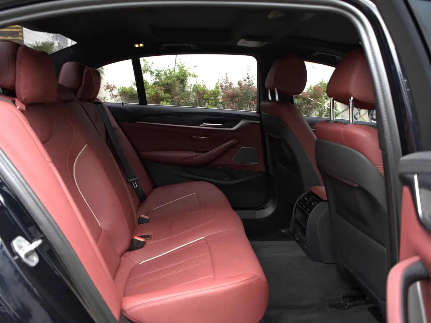 BMW 5 Series 2023 530Li Leading M Sport Package фото 6