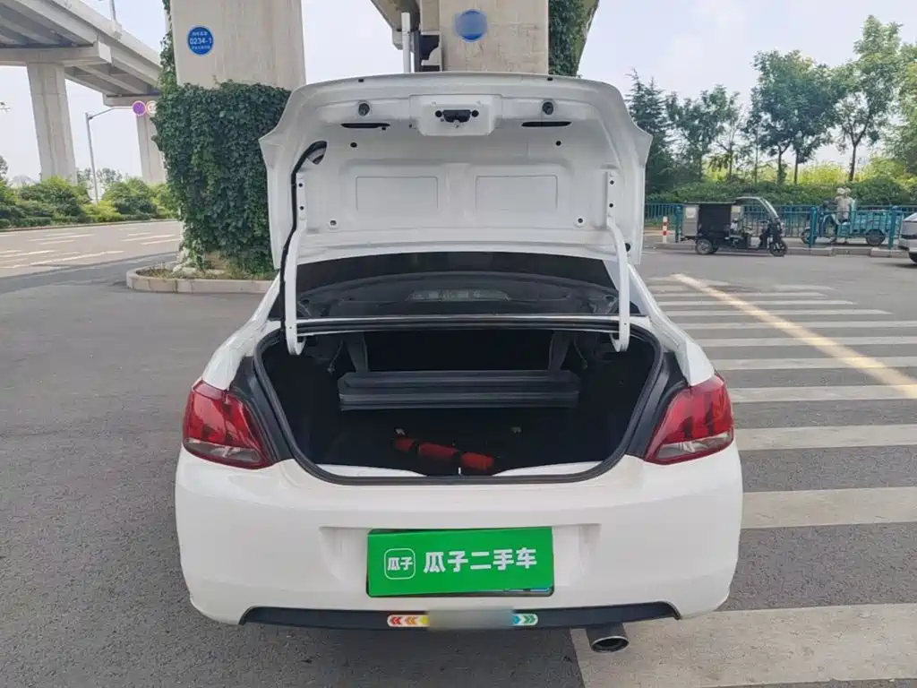 Peugeot 301 2017 2017 1.6L Manual Comfort Edition