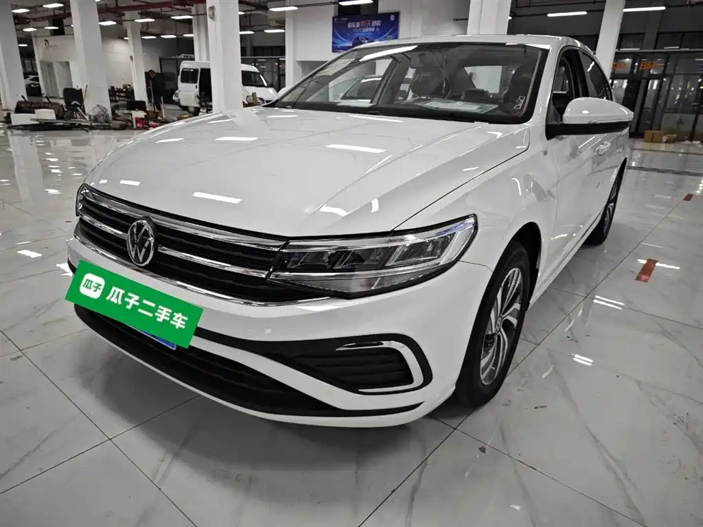 Volkswagen Bora 2025 Facelift 200TSI DSG Navigation Edition
