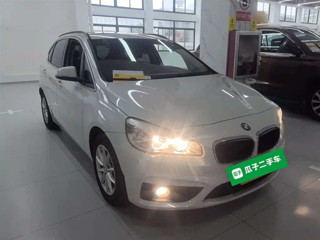 BMW 2 Series Touring 2016 218i Fashion Model фото 22