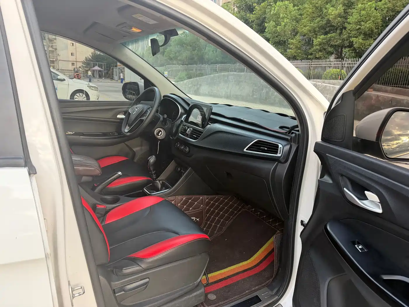 Baojun 730 2021 2019 1.5L Manual Fashion Edition 7-Seater China VI