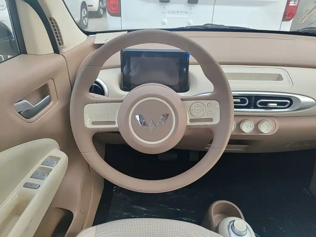 Wuling Motors Hongguang MINIEV 2026 2025 4-Door Advanced