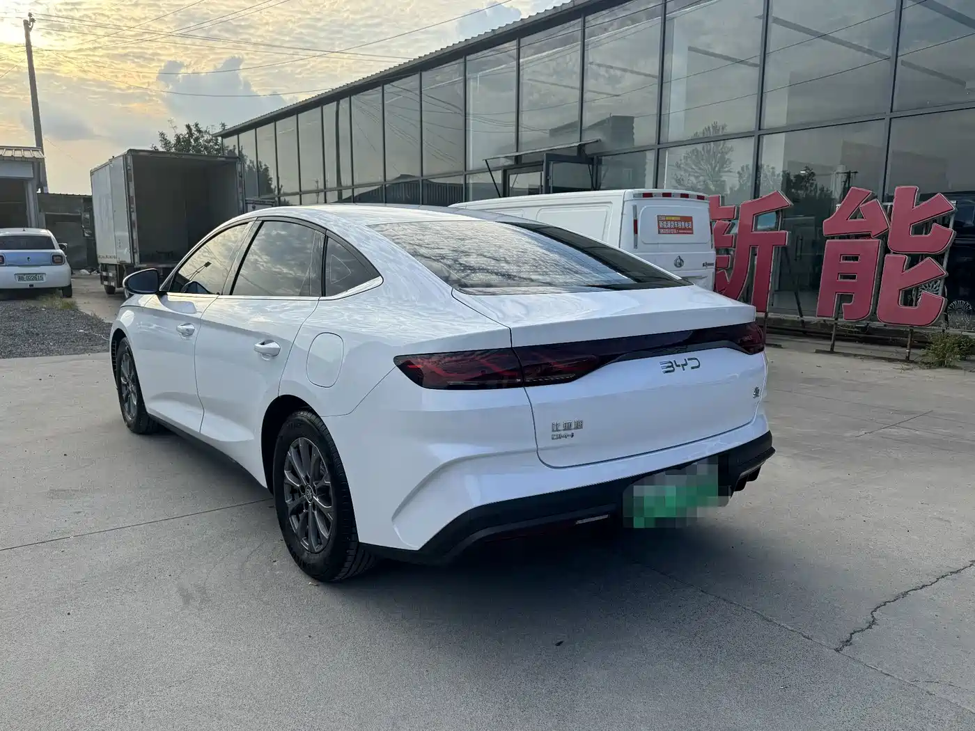 BYD Qin L 2024 2024 DM-i 80KM Leading Edition