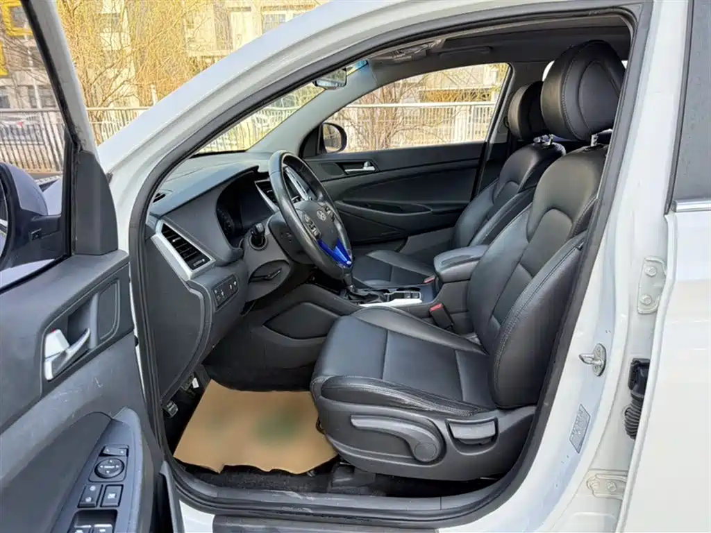 Hyundai Tucson 2015 1.6T Dual Clutch 2WD Smart фото 18