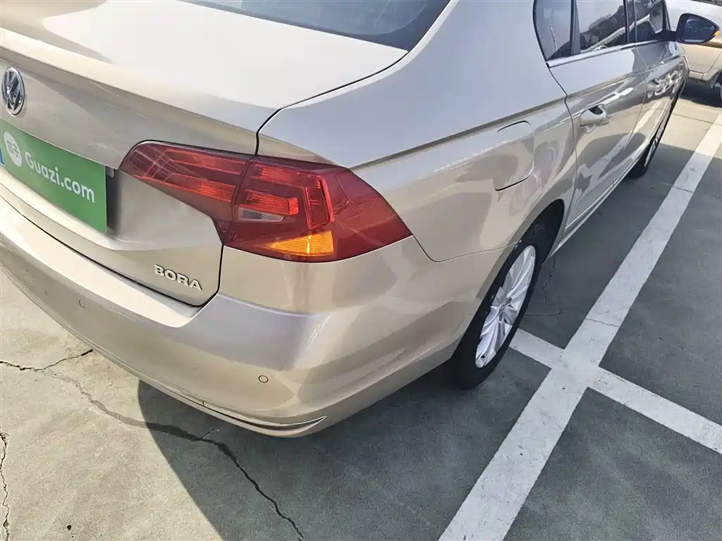 Volkswagen Bora 2017 1.6L Automatic Comfort фото 8