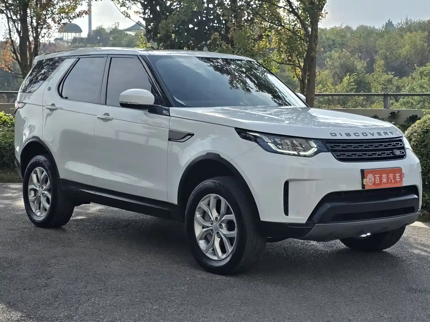Land Rover Discovery 2019 3.0 SC V6 SE фото 3