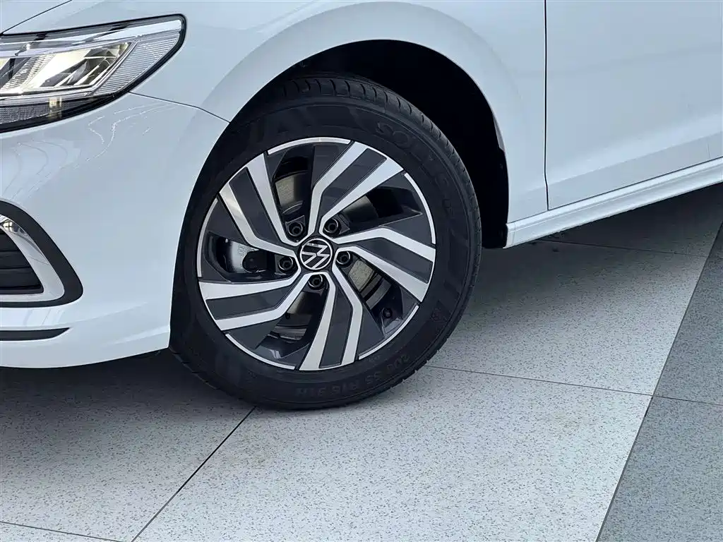 Volkswagen Bora 2025 Facelift 200TSI DSG Navigation Edition фото 10