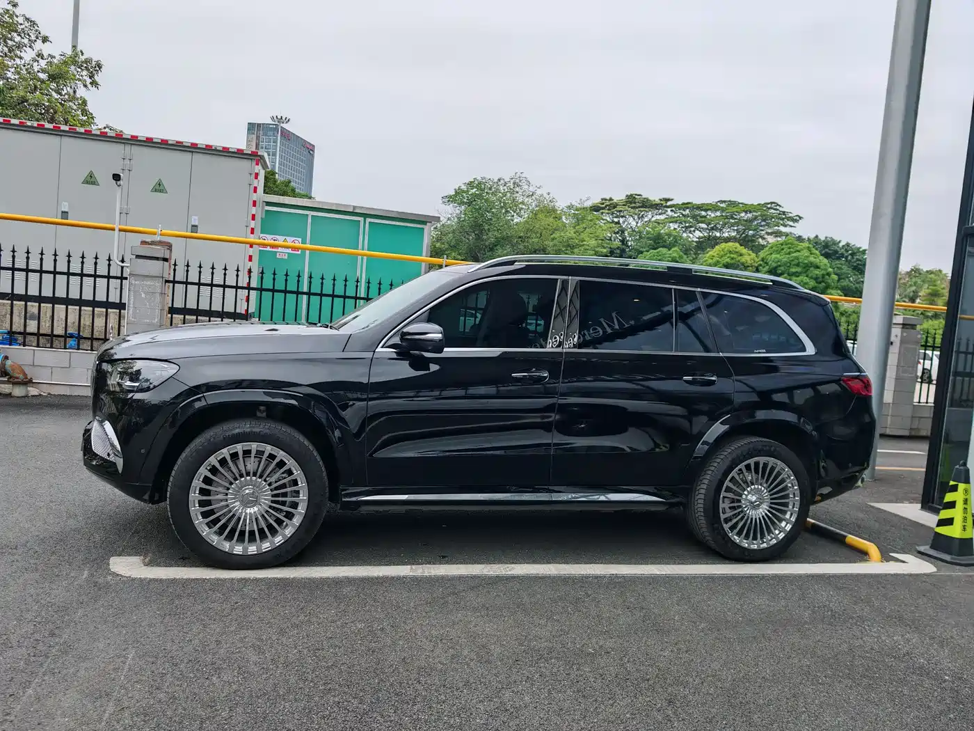 Mercedes-Benz GLS 2024 GLS 450 4MATIC Fashion Edition фото 4