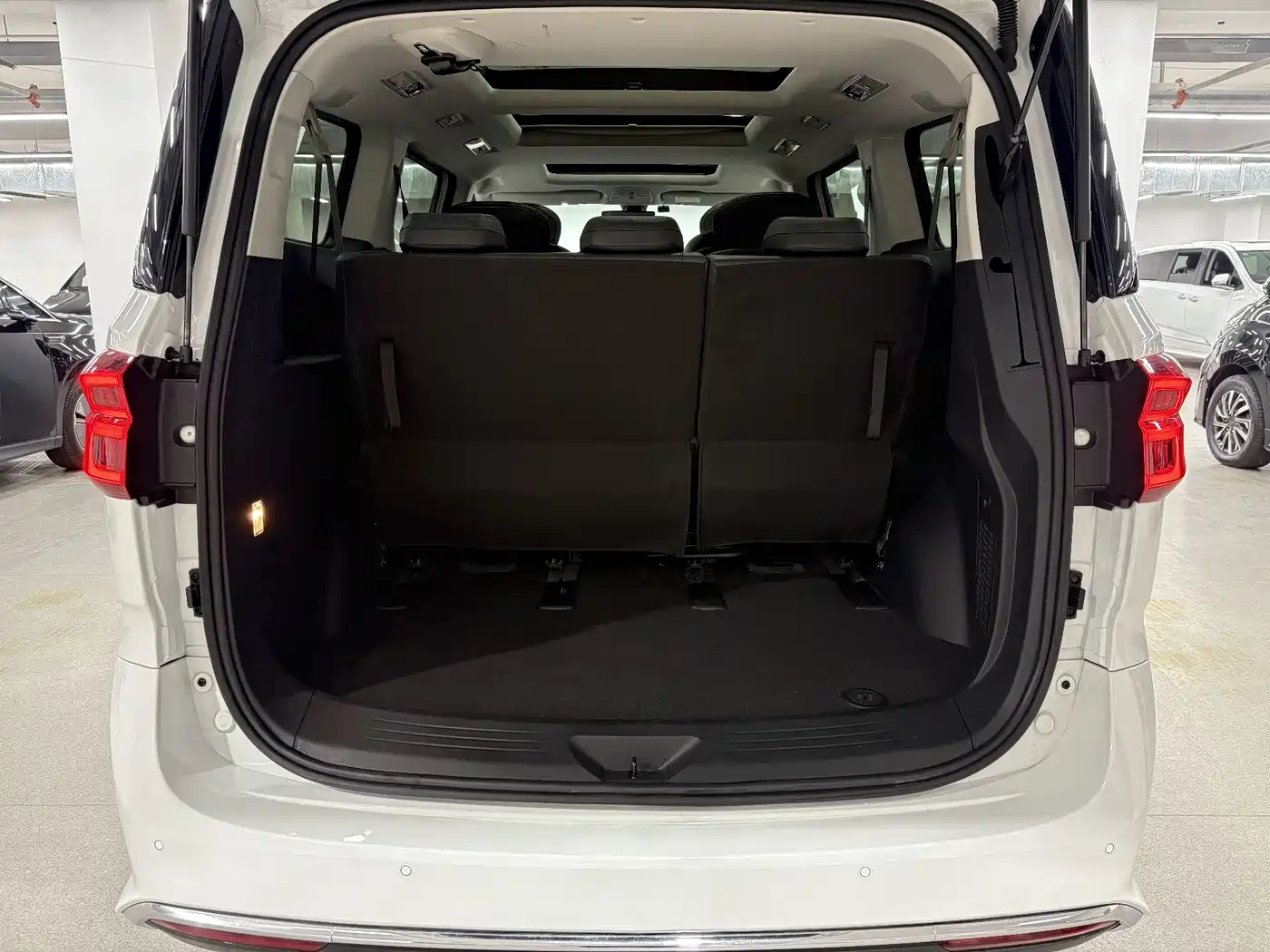 SAIC Maxus Maxus G10 2025 MAX 2.0T Automatic Flagship Edition Gasoline 7-Seater фото 23