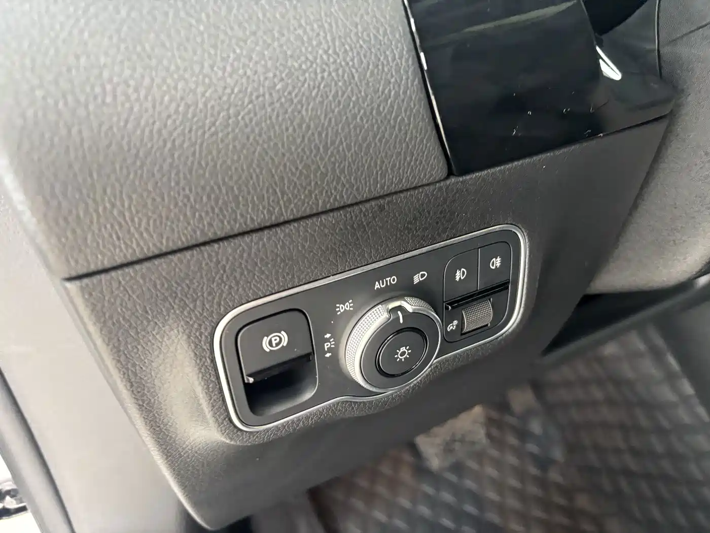 Mercedes-Benz GLA 2023 2023 GLA 220