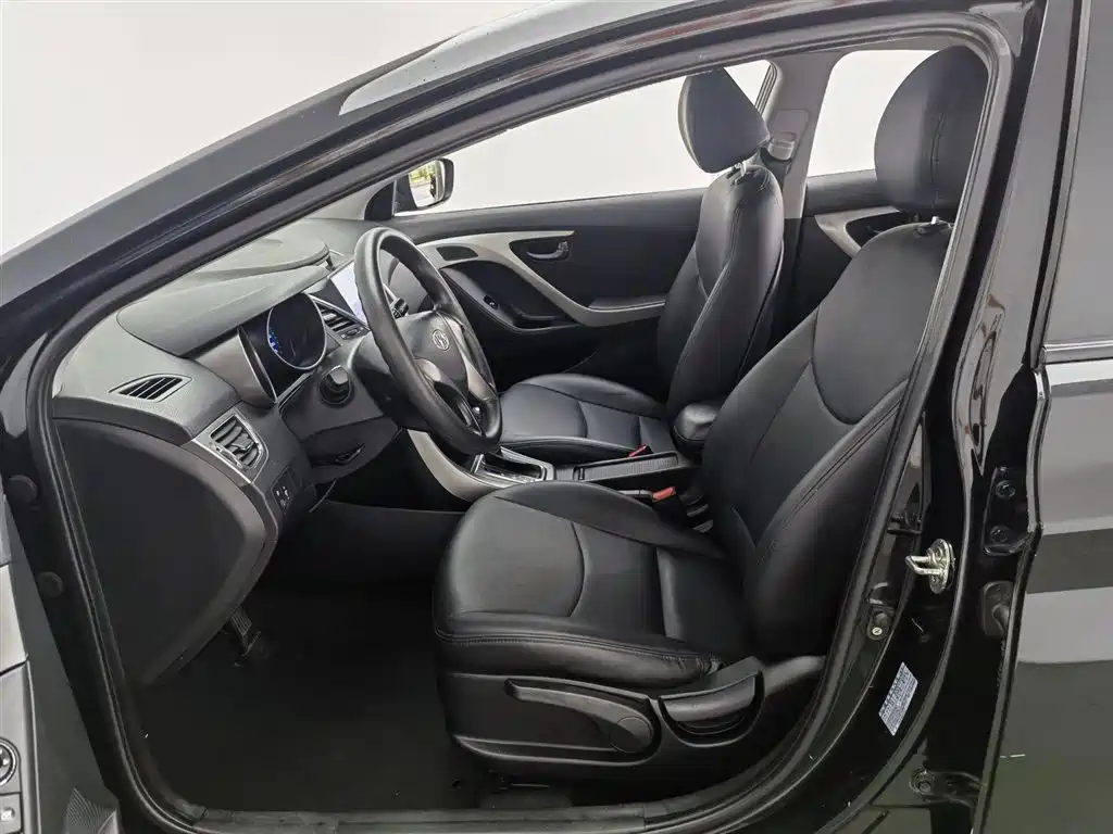 Hyundai Langdong 2012 1.6L Automatic Fashion фото 10