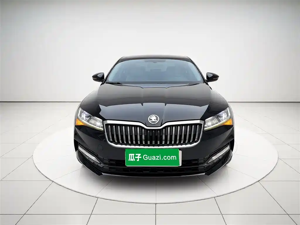 Škoda Superb 2019 TSI280 DSG Standard Edition фото 3