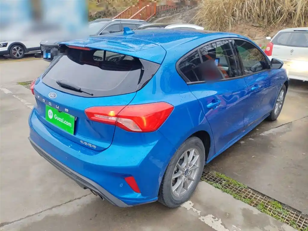 Фото 5 - Ford Focus