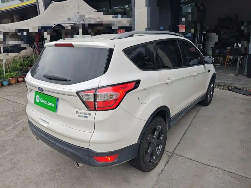Фото 7 - Ford Kuga