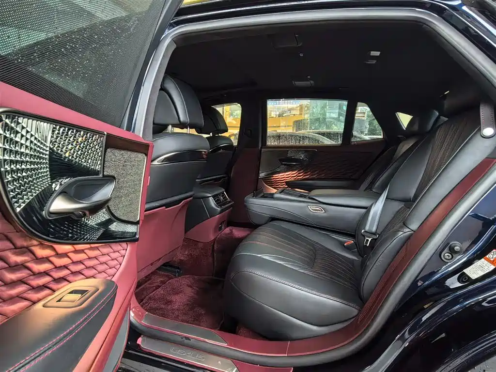 LEXUS LS