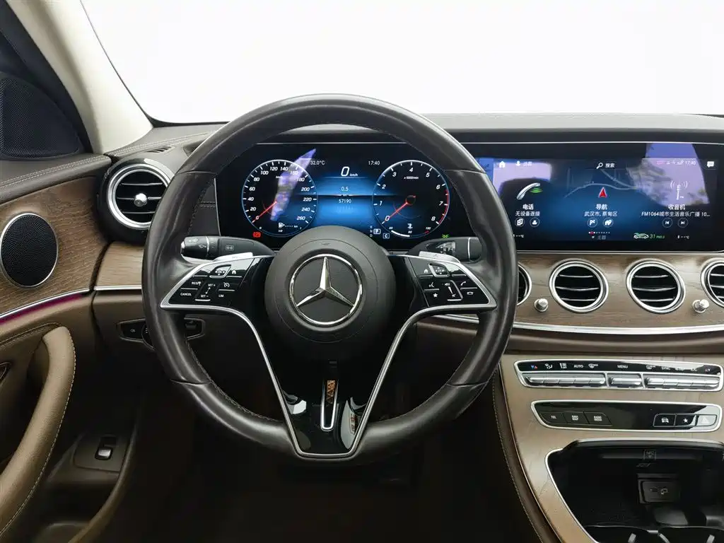 Mercedes-Benz E-Class 2023 E 300 L Fashion фото 11