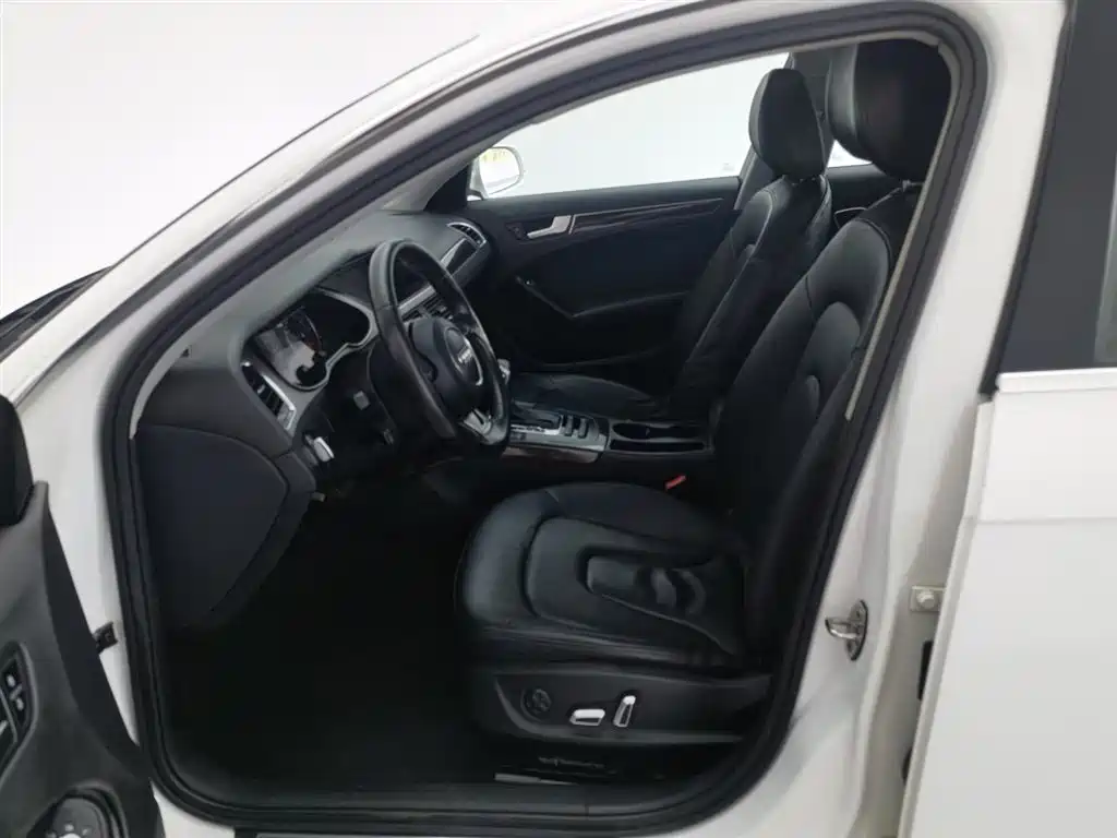 Audi A4L 2015 35 TFSI Auto Comfort фото 10