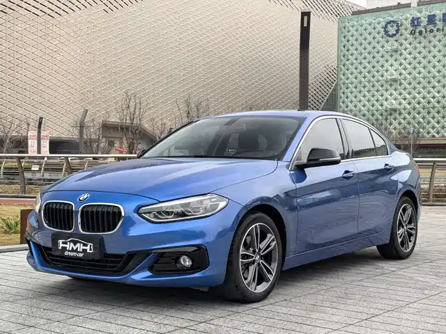 BMW 1 SERIES