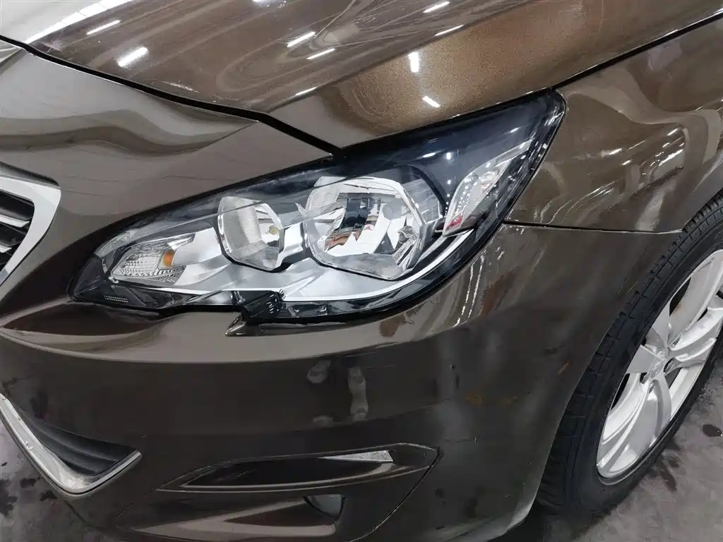 Peugeot 408 2014 1.8L Manual Leading Edition фото 7