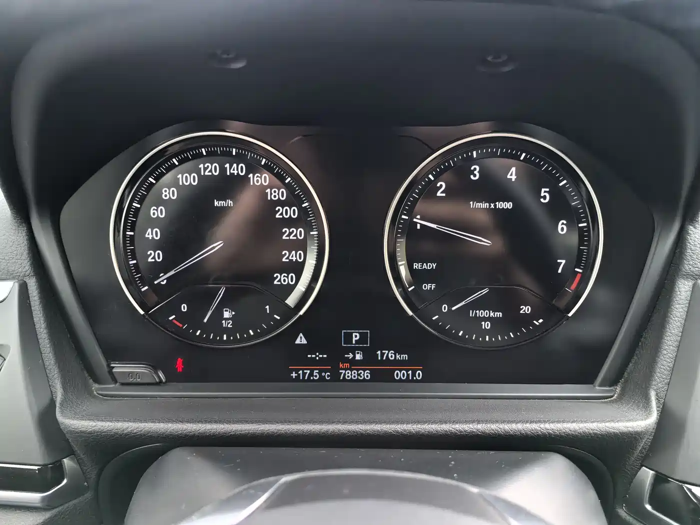BMW 1 Series 2018 118i Sport Edition фото 10