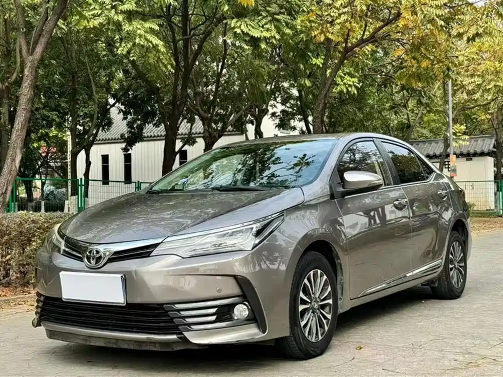 Toyota Corolla 2018 1.2T S-CVT GL-i Smart Shine Edition фото 2