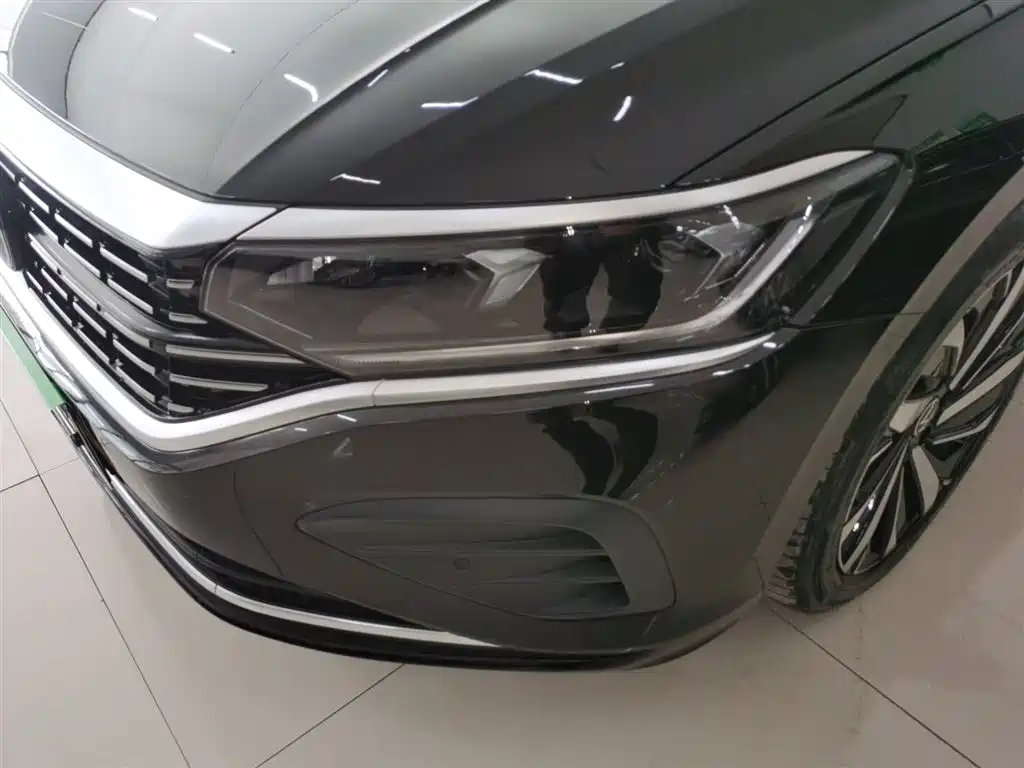 Volkswagen Passat 2024 330TSI Elite Edition фото 18