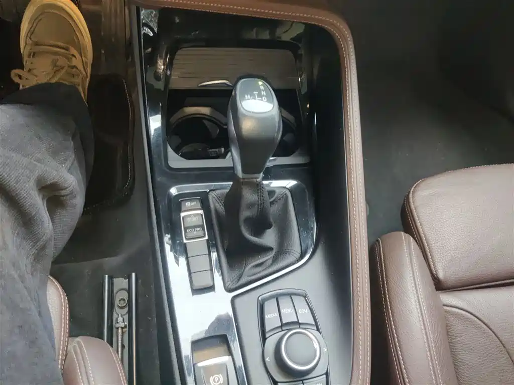 BMW X1 2019 sDrive18Li Premium Model фото 10