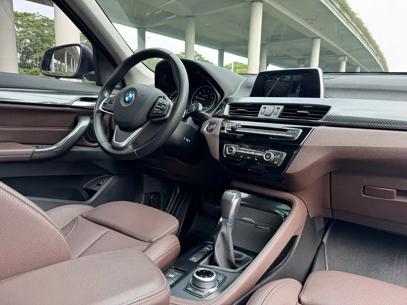 BMW X1 2018 xDrive20Li Premium Model фото 10