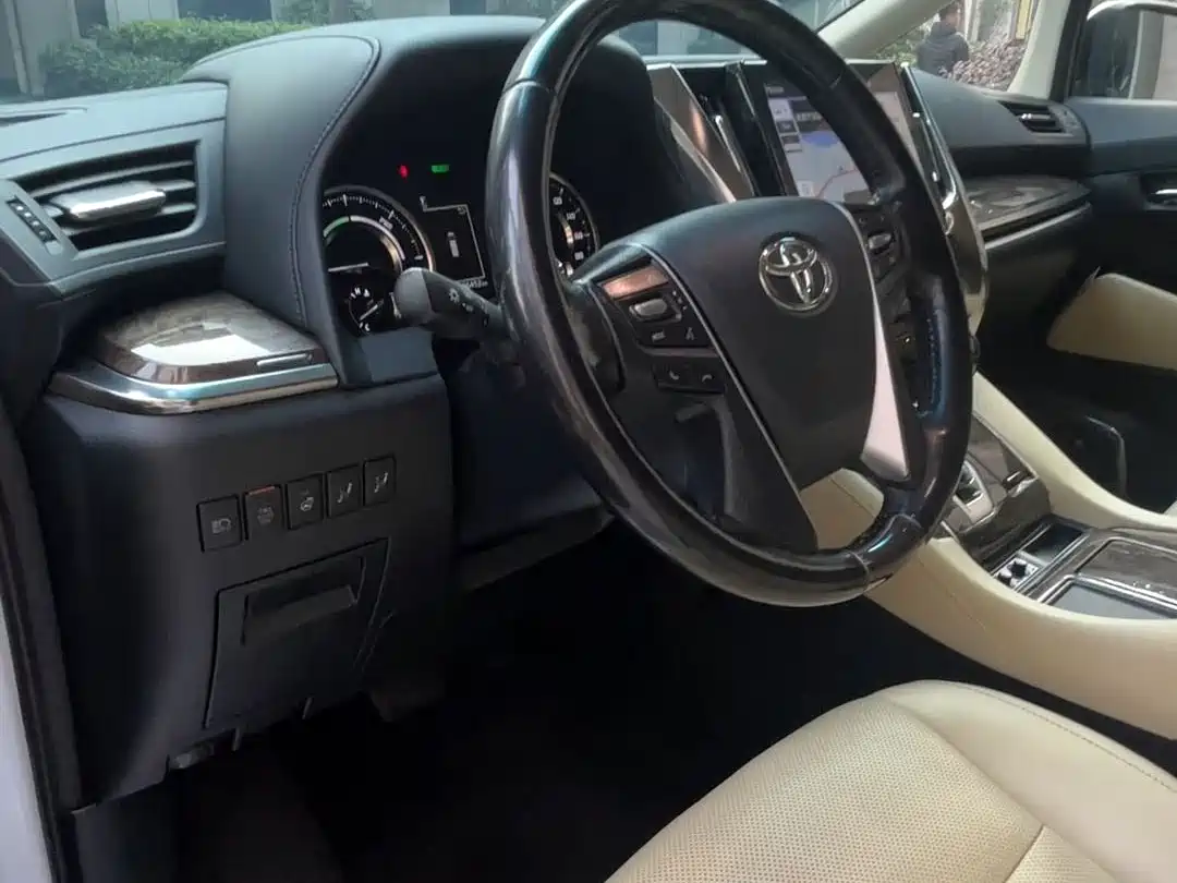 Toyota Alphard 2021 Hybrid 2.5L Premium фото 8